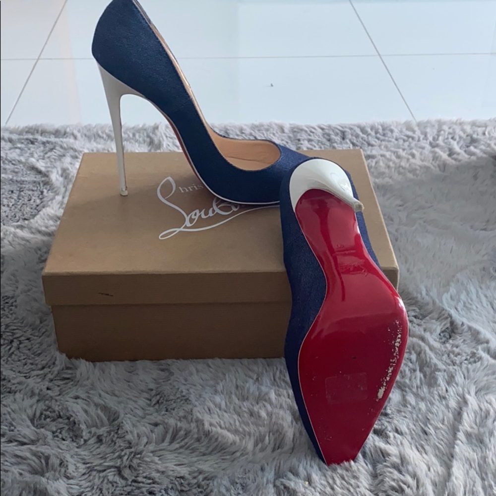 Christian Louboutin - Picture 2 of 3